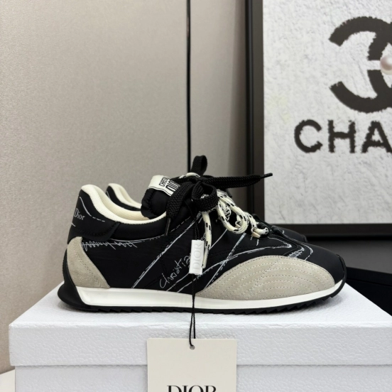 2025 Unisex Dior Black White Suede Leather Mesh Sneakers LY00300