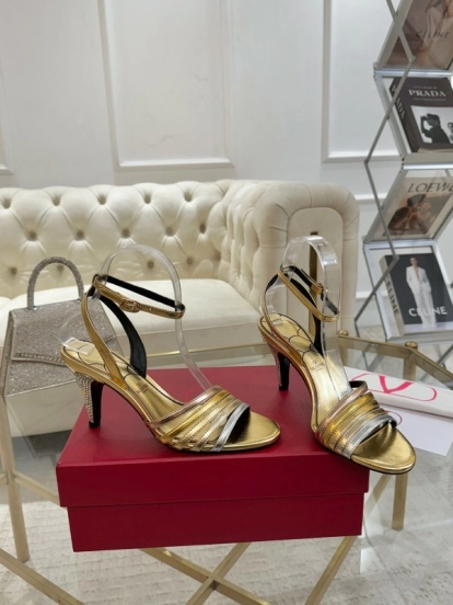 2025 Women Valentino Gold Leather Sandals LY00310
