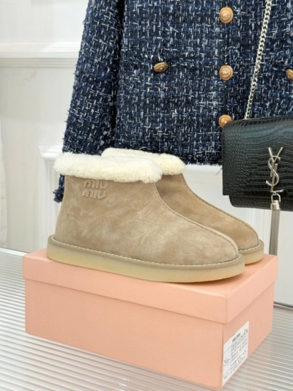 Miu Miu Retro Shearling Platform Snow Boots - KFY00300